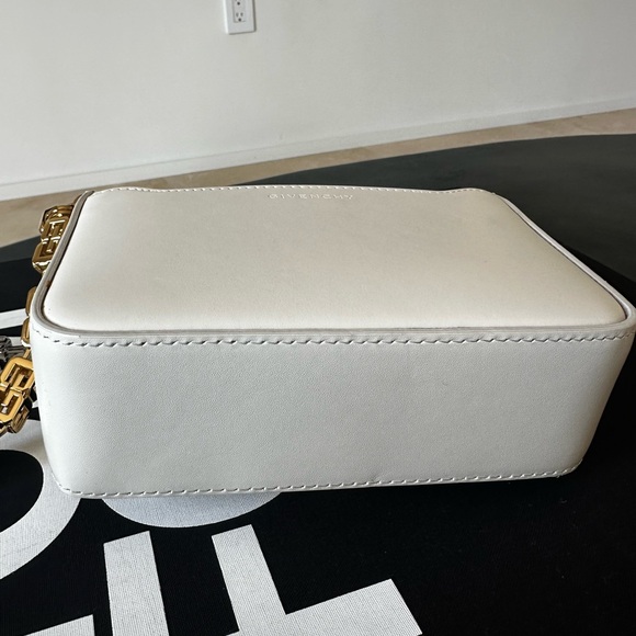 Givenchy mini bag white with two tone chain - Picture 3 of 9